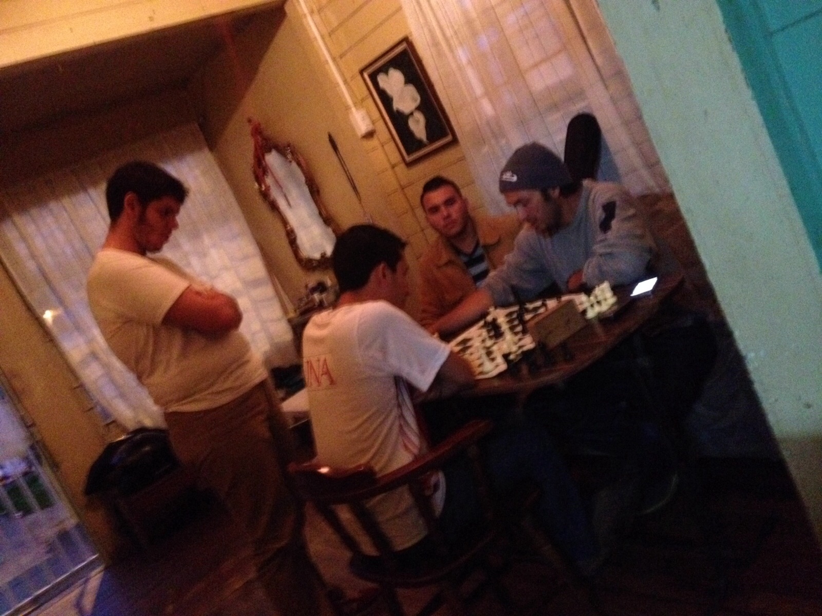 One of the best evenings I've had in Heredia--passing the time with music and chess! 