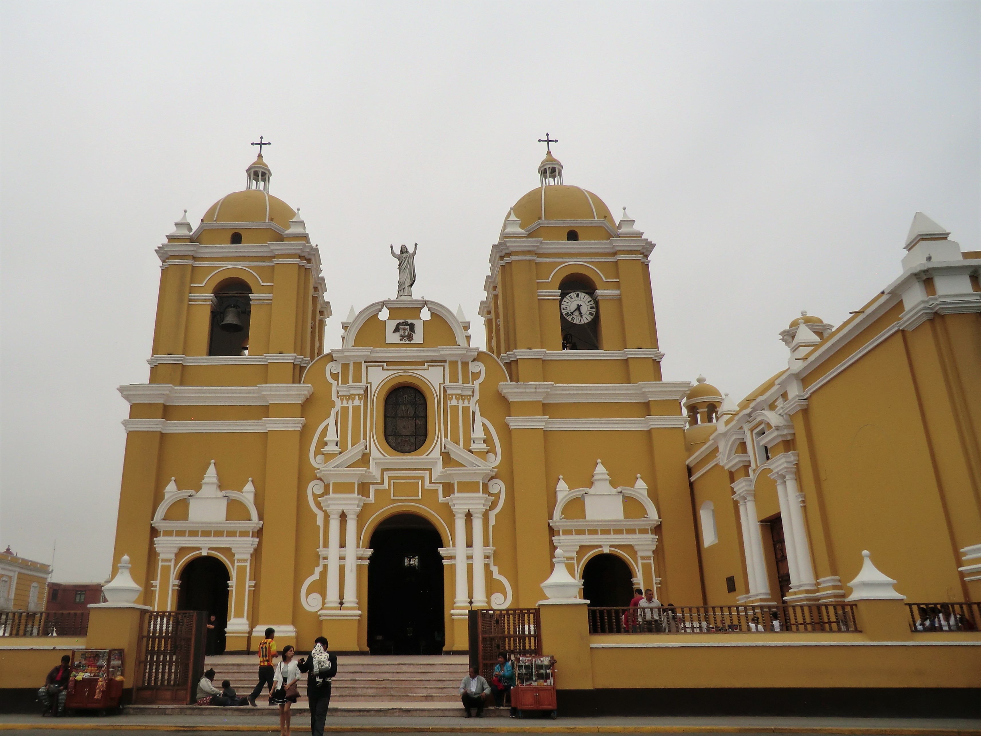 cathedral plaza de armas trujillo
